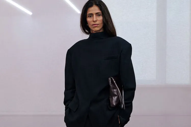 Phoebe Philo 发布 Collection F 扩展奢华美学