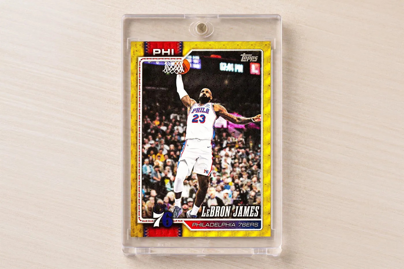 Topps 将极稀有 LeBron James 76ers 球星卡藏入全新旗舰系列