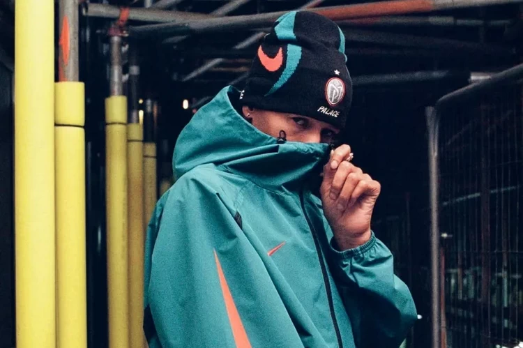Palace Skateboards 与 Nike 联手推出 Manor Place FC 系列