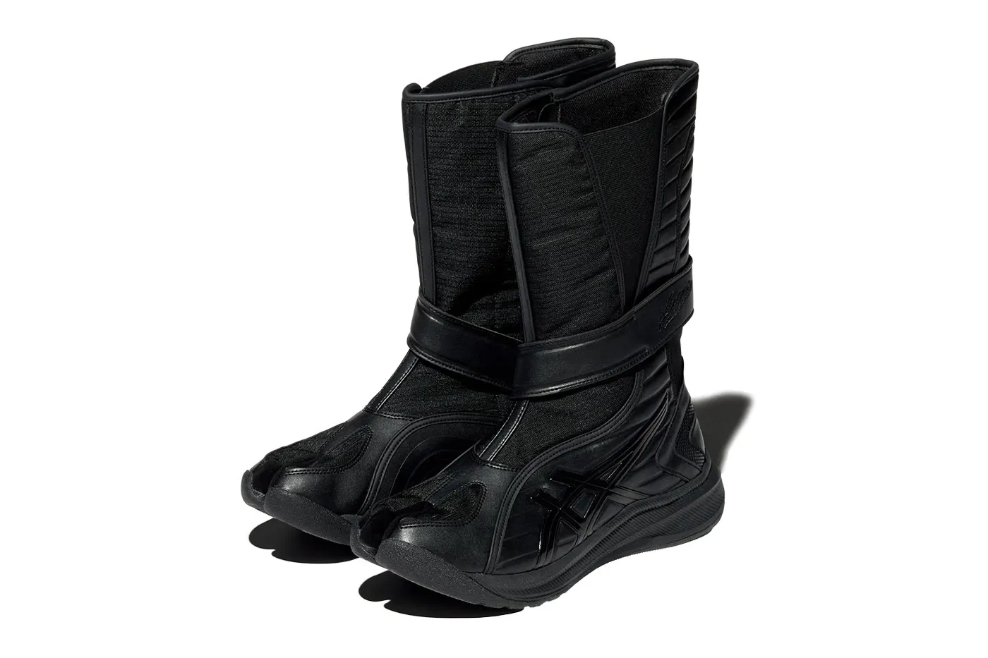 Kiko Kostadinov × ASICS 全新 ILARGI FF Boot「Obsidian Black」鞋款登场